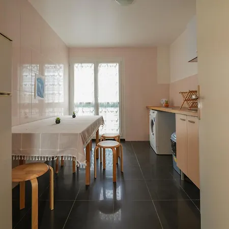 Apartment Confortable Et Lumineux A Belleville Paris